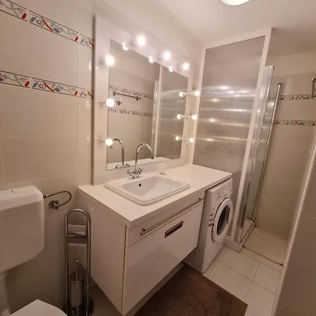 Erna Apartment