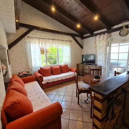 Erna Apartment