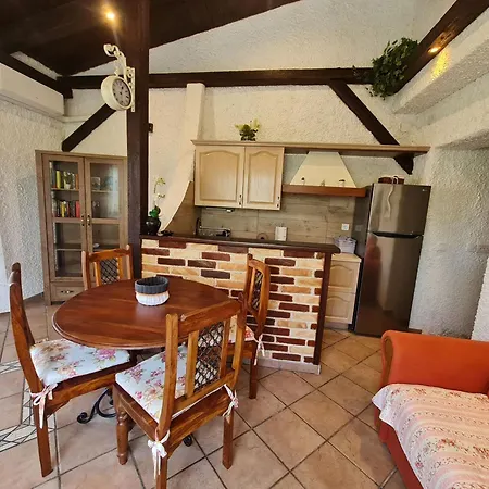Erna Apartment
