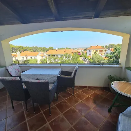 Erna Apartment